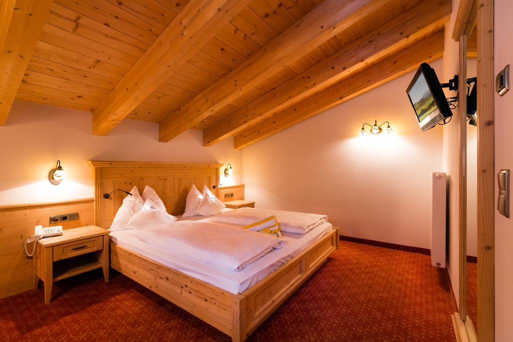 Hotel Schneeberg Family Resort & Spa Ridanna Room photo